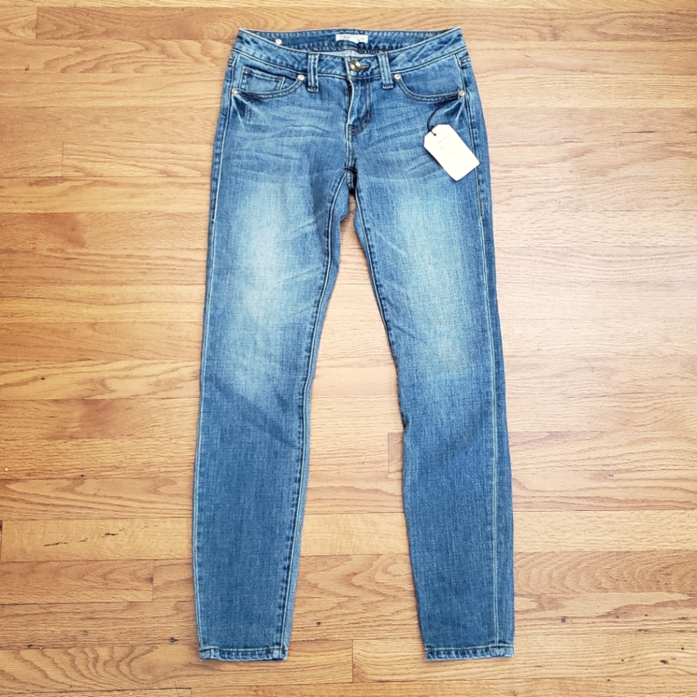 NWT CAbi Denim Distresed Ruby Jean Super Vintage 2